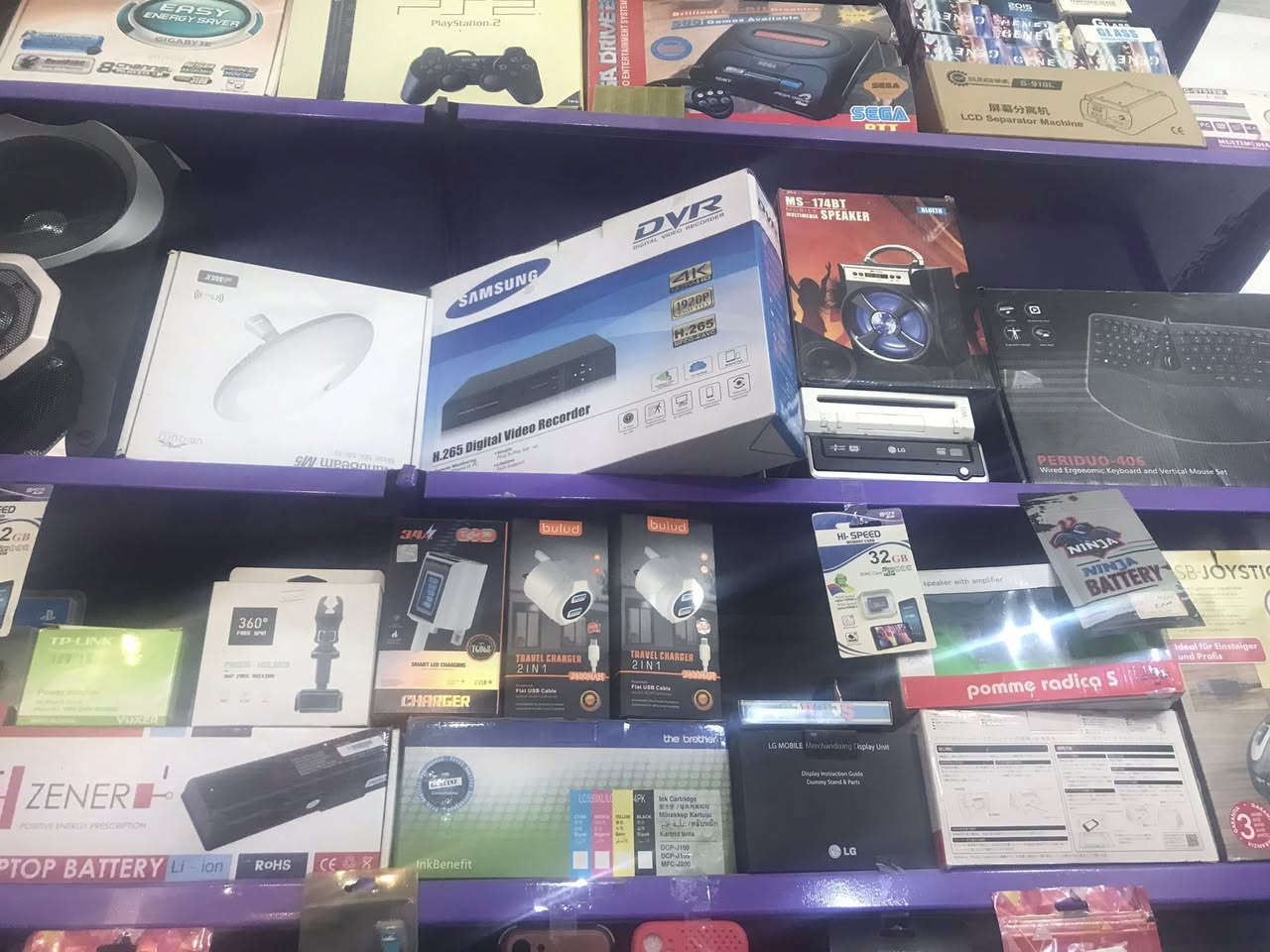 اغراض محل  للبيع شاشات كسر كفرات اغراض صيانه اكسسوارات شاحنات كيبلات شحن كل الاغراض للبيع
الاتصال *********** المكان النجف حي الوفاء
