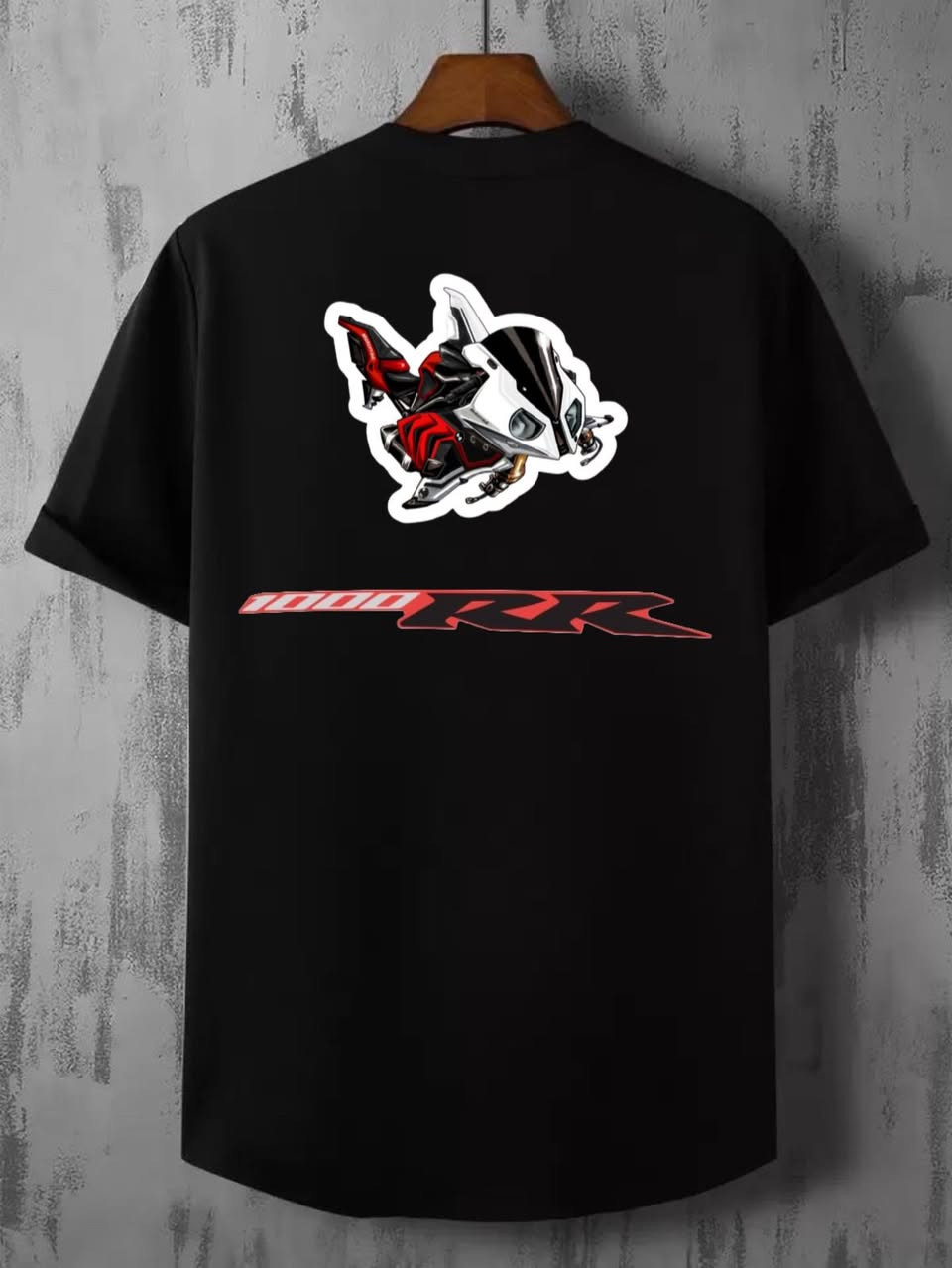 سلام عليكم
حبايب متوفرة طباعه علتيشيرت 
اليريد موجود طباعه اسم صوره شعار عباره حسب الطلب
تواصل خاص او ***********
