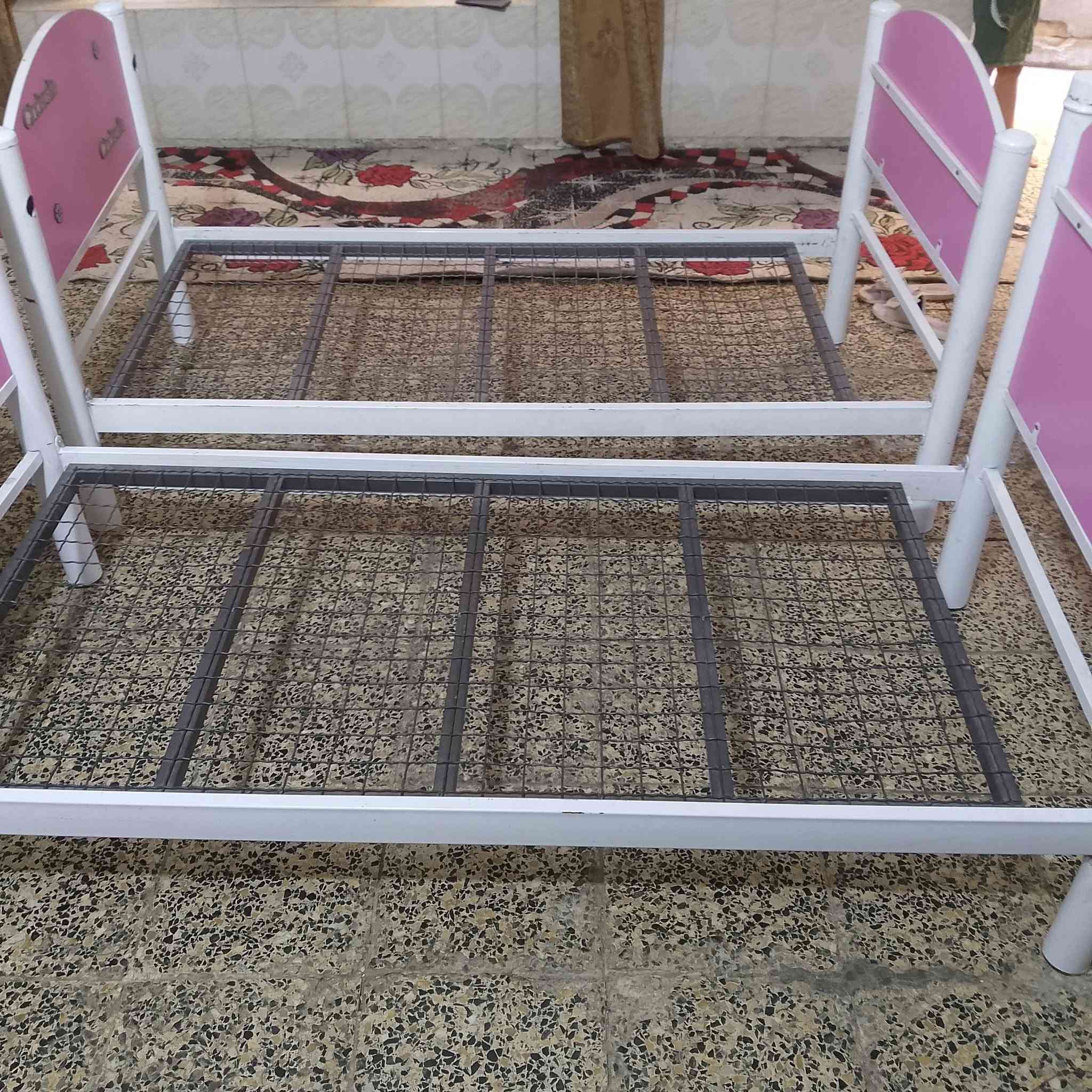 السلام عليكم اسره للبيع بسعر مناسب ب80قفل للاستفسار على هذا الرقم ***********
