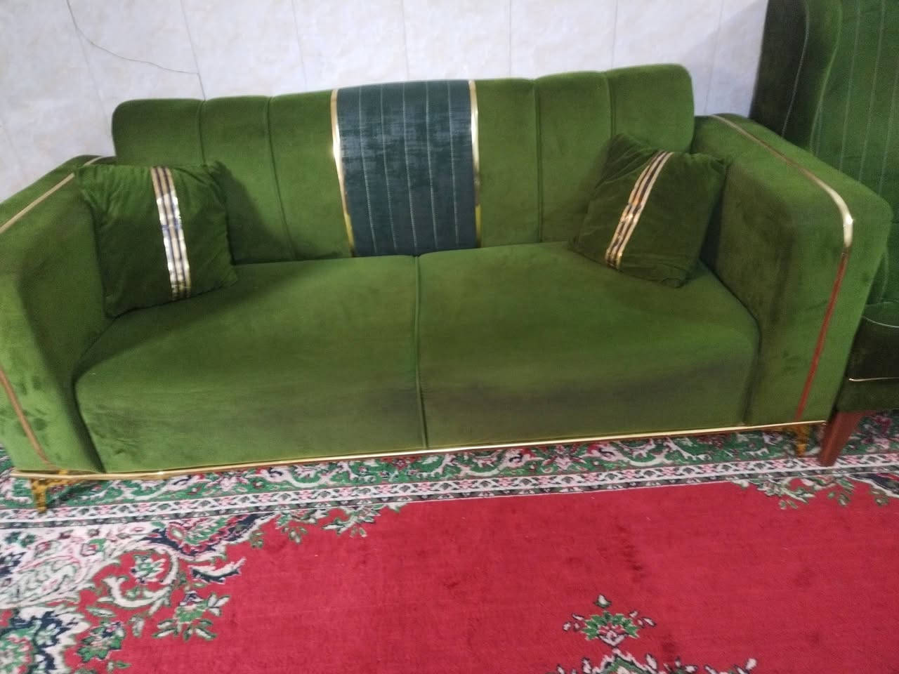 تخم للبيع عشر مقاعد المكان بغداد الحرية السعر 250 للاستفسار ***********
