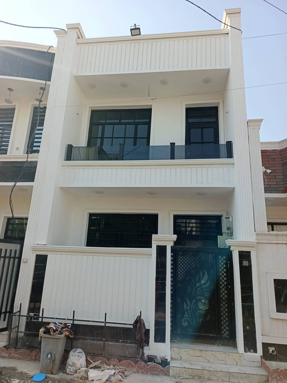 السلام عليكم بيت 75متر للبيع  طابقين زيرو بعده مامسكون شغل درجه اوله
خدمات مي كهرباء تبليط 
سند 25تنازل شركه وقرار محكمه
الموقع الدوره البوعيثه مجمع العدل الاول 
السعر مناسب 
للاستفسار 
***********
