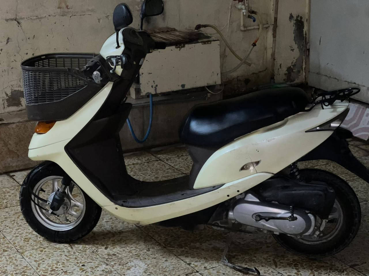 دراجة هوندا للبيع
الدراجة اقتصادي بالبنزين
شرط كله بلادي 
وكل الكهربائيات والسلف شغال 
السعر 240
شراي خابر ***********
