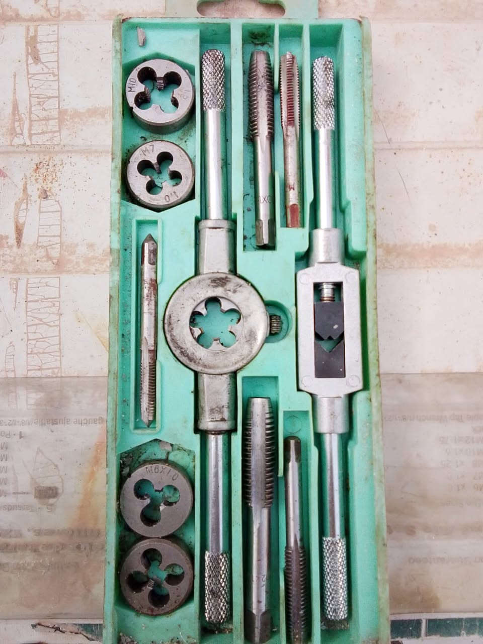 عدد مال محل قديمات للبيع كل مجموعه بسعرها


**إذا كنت صاحب هذا الإعلان وتريد حذفه لأي سبب، رجاءا أرسل رسالة إلى الدعم الفني**