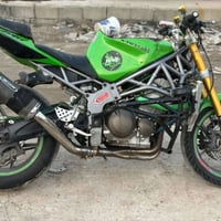 بطح كاوسكي 2004 مامفتوحه سبانه ماممدوده عليها  الدراجه شغاله فأر بيها ...