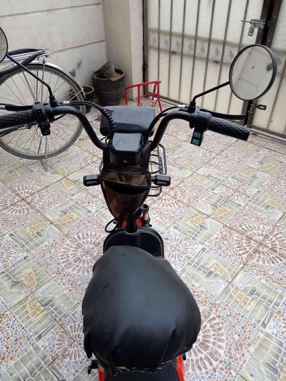 دراجه شحن اخت الجديد بيهه بصمه وسويج وكارت حجم ١٤ بسعر ٢٥٠ بيهه مجال بغداد القاهرة ***********
