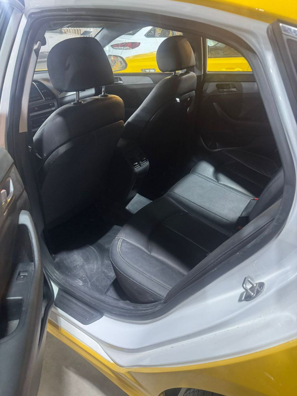 سوناتا 2023 اصل رقم بصره غاز. تكسي
مكفولة من الضربة  وجديده 

محرك 2000 غاز ابلاد 

لد امامي 

لد خلفي 

كشن كهربائي

البصره معارض القبله جهه المشراق 

هـ/ ***********
