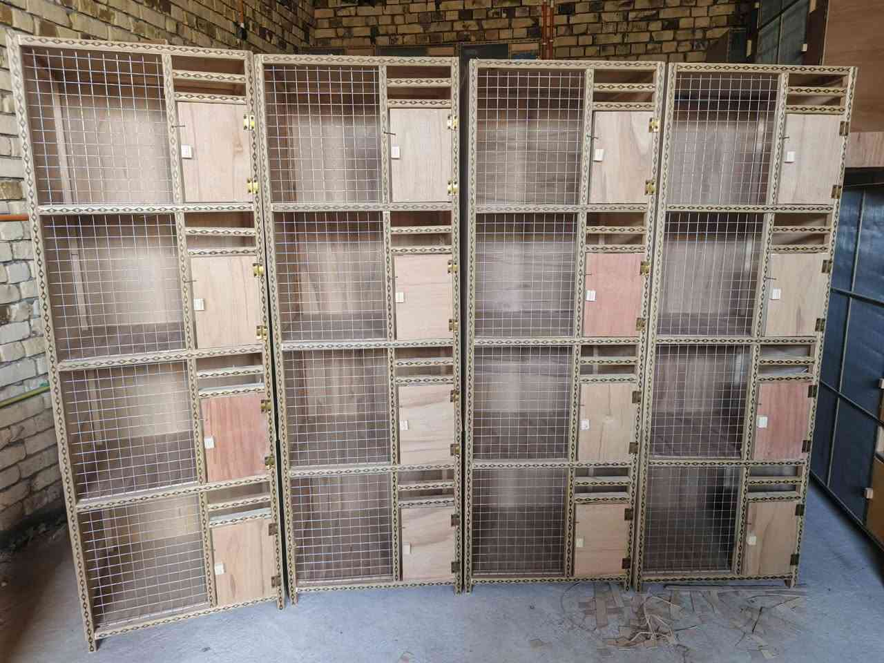 السلام عليكم. شباب خانات لبيع.
جمله مفرد كلش متوفر 
المكان قضاء رفاعي
رقم الهاتف. ***********
