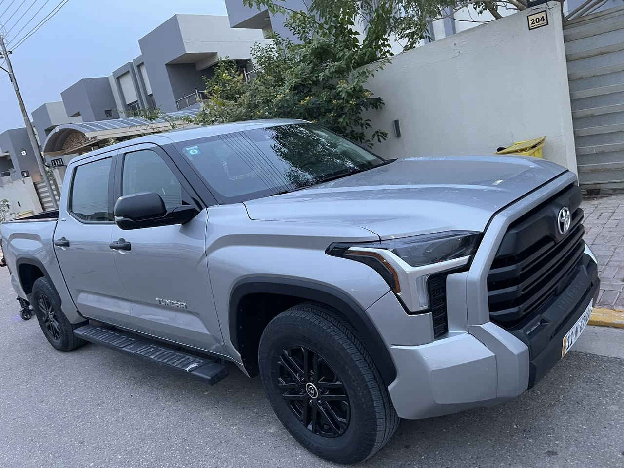 السلام عليكم تندرا ٢٠٢٣  SR5 ماشية ٢٣ الف كيلو مكفولةكفالة عامة حادث تقرير مياه شغالة من امريكا مواصفات رادار امامي خلفيحساسات امامي وخلفي كامرة  خلفية نقطة عمياء محرك ٣٥٠٠ تون توربو مكان السيارة بغداد العامرية مرقم بغداد السعر ٢٩٠ $ موبايل ***********
