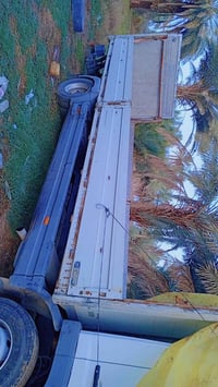 البيع بدي اتيكو طول سبعه و 30 كاعيه حديد بدي جديد الاتصال عله الرقم ‏‪...