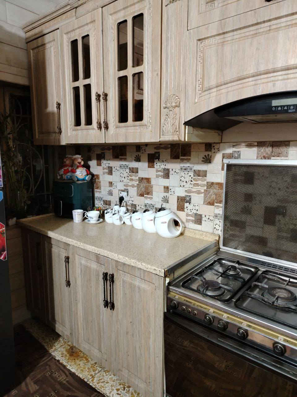 كاونترpdf شغل ثكيل وتوصاه وداخل المنيوم ٧ امتار وشوية مع ملحق  والمفرغه ..وتخم قنفاه تركي ابو المخزن ٧ مقاعد . فقط رجلين تخم واحد منهم متضرره ..مكان الغزالية
الاتصال برقم ***********
