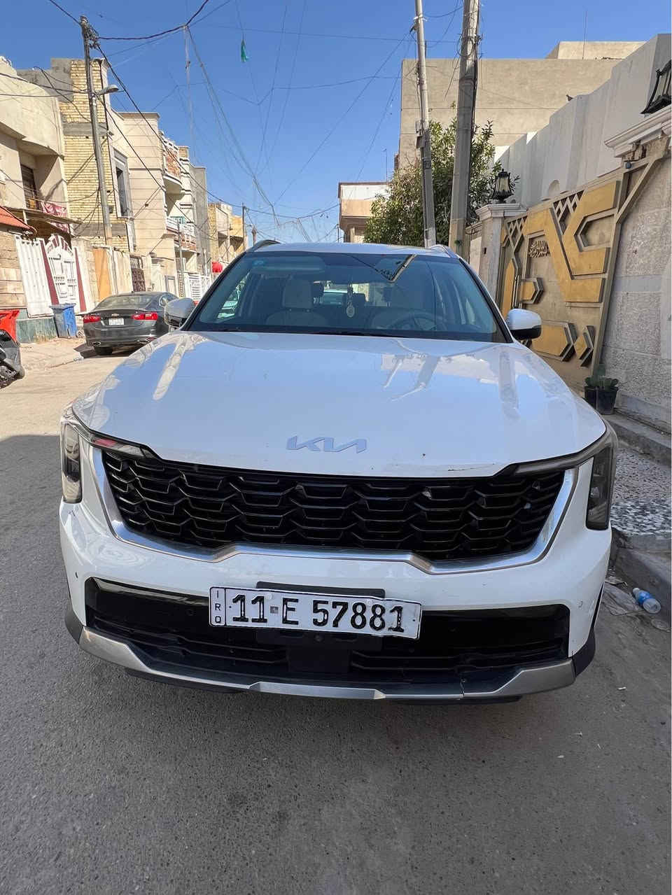 السلام عليكم 
Kia Sorento 2024
وارد خليجي ضمان شركة الدوليه
صارت عندي بالعراق ضربه بخشم البنيد  وجاملغ والجنطه بالحافه من جوه موضحهن كلهن  بالصور فقط الباقي مكفوله كفاله
الموصفات
V6

كشنات كهرباء
لايت لد
گير ماوس
7 راكب 
3 قطع تبريد
جنطه كهرباء شفط
تشغيل على بعد
بردات خلفيه
شاحن لا سلكي 
تحكامت ستيرن
تدفئه بالستيرن
مود درايڤ
سايد بريك دگمه
شفتات سترين
حساسات امامي خلفي 
كامره خلفيه دواره
السعر: 270$ وبيها مجال بسيط 
*********** الفارس, صلاح الدين
