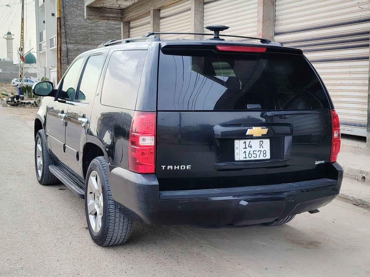 السلام عليكم اخوان للبيع تاهو بترا موديل 2014اصل رقم الدولي الجديد سنويه وهزه جديده ماشيه 92الف ميل فقط  محرك 5300كير 1000داخل فصل ملكي اخوان السياره حادثها باب السايق تبديل وبيها رش ٣ قطع بدون اي معجون فقط رش شرط الفحص السياره جاهزه كير محرك حداده تخم تاير تبريد جاهزه للأخير السعر 235ورقه بيع اومراوس حسب القناعه للاتصال *********** مكاني بغداد
