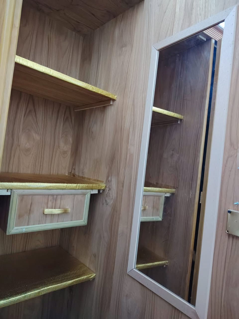 كنتور صاج جديد للبيع سعر ٢٧٥  مكان حي الجهاد


**إذا كنت صاحب هذا الإعلان وتريد حذفه لأي سبب، رجاءا أرسل رسالة إلى الدعم الفني**