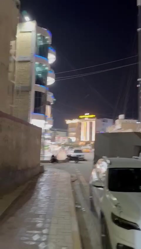 عقار تجاري مقابل ماس مول مساحه 550م الواجهه 25م سعر المتر 4ونص للاستفسار ***********
