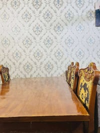 ميز طعام للبيع متكون من 6 كراسي السعر 350 وبي مجال 07721717935