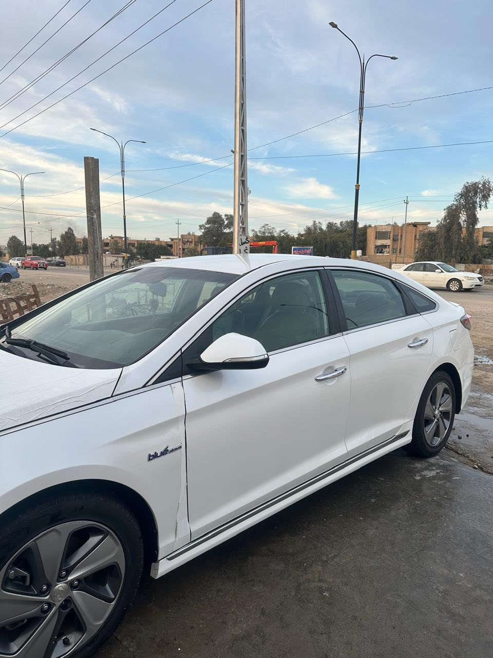 البيع سوناتا هايبرد موديل ٢٠١٦
وارد أمريكي
حادث فقط بامريكا  
سياره كلهه ليبل واحد 

2400مكينه ماشيه   

فول مواصفات لمتد عدا الفتحه
كشنات جلد
بصمه
 ودخول ذكي  وبصمه ابواب الاماميه  
تدفئه تبريد كشنات خلفي وامامي 
تدفئه ستيرن 
تحكم ستيرن 
لايت زينون 
مثبت سرعه
دشبول الون المرغوب 
مطعمه صاج لون مميز
ملاحضه نقصهه بطاريات لازم تتبدل 
٩٨ ورقه وبيهه مجال 
***********
***********
