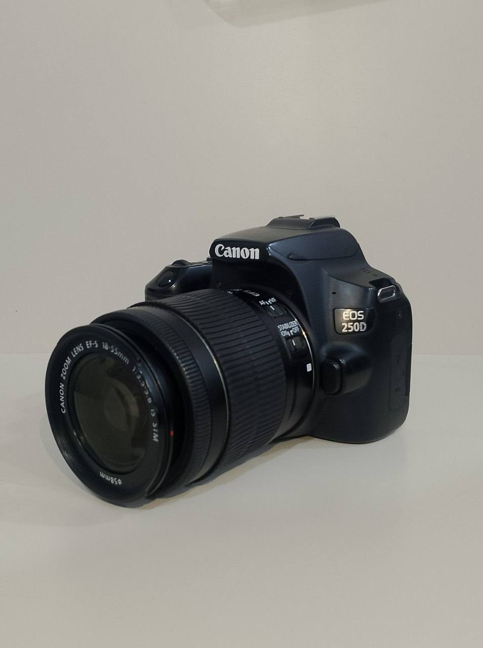 كاميرا Canon 250D
مواصفات:
نظيفة
شترها   9k
دقة تصوير 4K
شاشة قلابة ،لمس
نقل الصور Wifi, Blototh
مناسبة للمبتدئين والمتقدمين

الملحقات:
عدستها الأصلية 55-18
بطارية   2
شاحنه  2
رام   16G
حزام كتف
جنطة

السعر 675 ألف، بيها مجال
مكاني كربلاء


**إذا كنت صاحب هذا الإعلان وتريد حذفه لأي سبب، رجاءا أرسل رسالة إلى الدعم الفني**