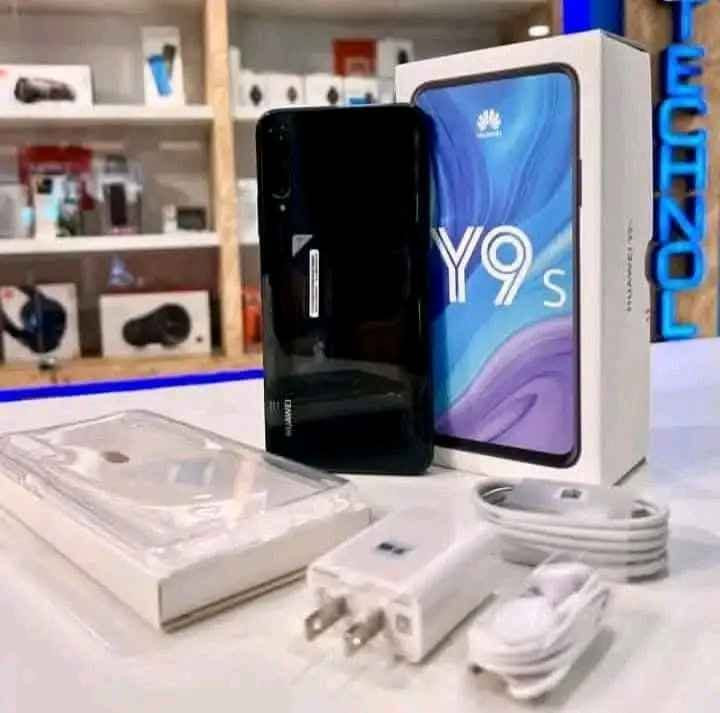 احله مافي هذا جهاز شغلتين 
اولا من شركه هواوي 
ثانيا 
كاميرا اماميه سلفي منبثقه
هواوي y9s
 ذاكره 128 مع رام 6 داخلي
بطاريه 4000 ملي امبير 
كاميرا 48 ميكا بكسل 
معالج قوي للالعاب والاداء 
جهاز اصلي من هواوي يحمل كل تطبيقات والالعاب 
السعر 135 الف 
يوجد توصيل كل محافظات 
ضمان حقيقي للجهاز فحص قبل الاستلام 
العنوان 
بغداد زيونه الربيعي قرب مول دريم ستي 
***********
***********
اعتذر اذا اتاخرت بالرد المراسله عن طريق الواتساب او الاتصال بالارقام المذكوره ... وشكرا بغداد, العراق

