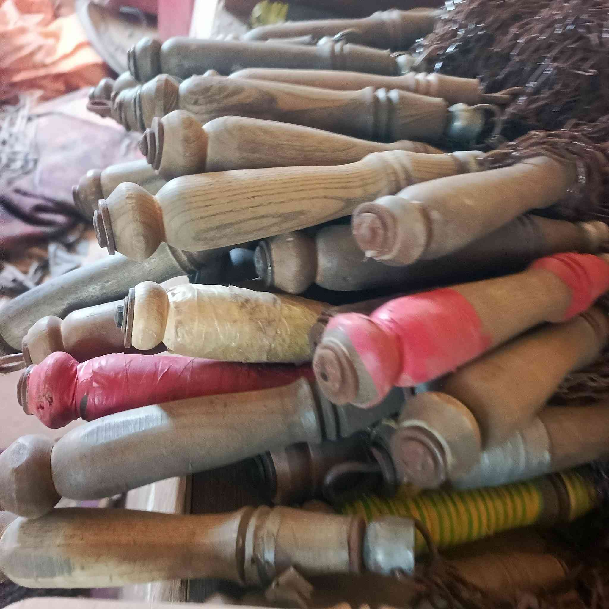 السلام عليكم ورحمه الله زناجيل البيع العدد 100 السعر 3ونص نظاف ميسان الميمونه ***********
