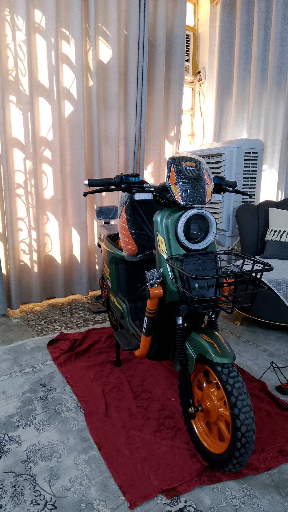 دراجه شحن للبيع النوع R9MAX عدد البطاريات 5 كبار من شركه HIS ملف 2000 حقيقي موديل 2026 الدراجة ستعمال قليل . ملاحظة / الرقم بيه فقط واتساب