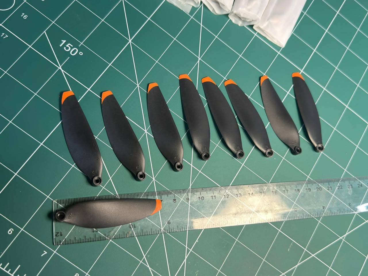 مراوح بهل شكل مال يا درون ما اعرف طول الوحدة ٧ سانتيم واضح بالصور عندي ٦ تخم


**إذا كنت صاحب هذا الإعلان وتريد حذفه لأي سبب، رجاءا أرسل رسالة إلى الدعم الفني**