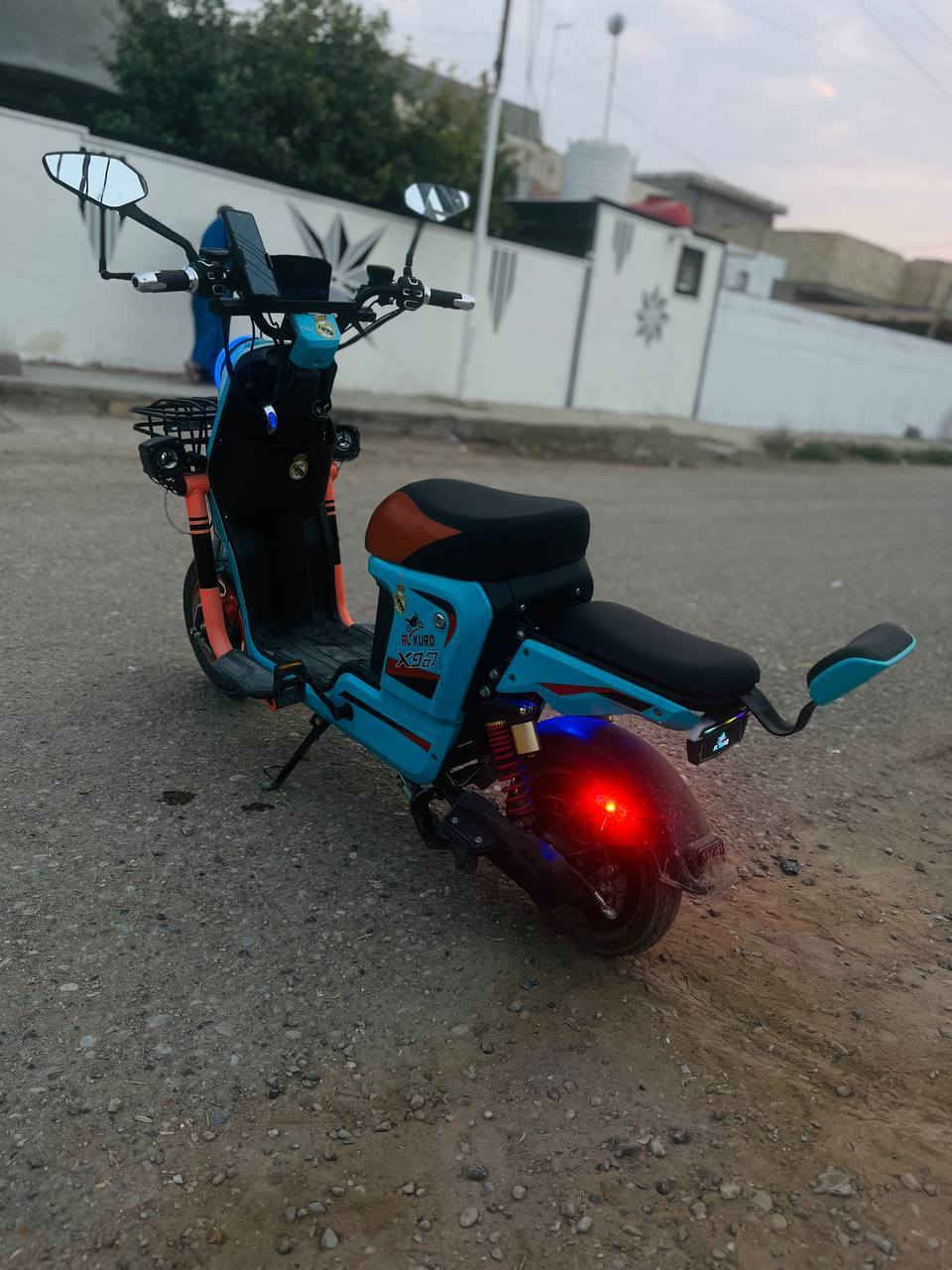 السلام عليكم دراجه x900شركه الكورو
الدراجه نضيفه وجديده الدراجه تحتاج تاير خلفي وجاملغ امامي السعر 550وبيها مجال الدراجه فول مواصفات بطاريات مامتعوبه شاحنه اصليه الكورو الرقم *********** ***********
