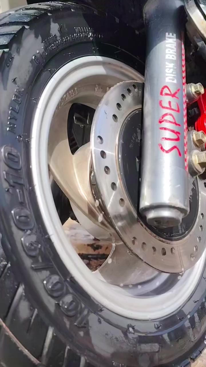 السلام عليكم شباب دراجه كامكو البيع 14شرط مكفوله السعر 725بيه مجال متوزي 😂😅***********
