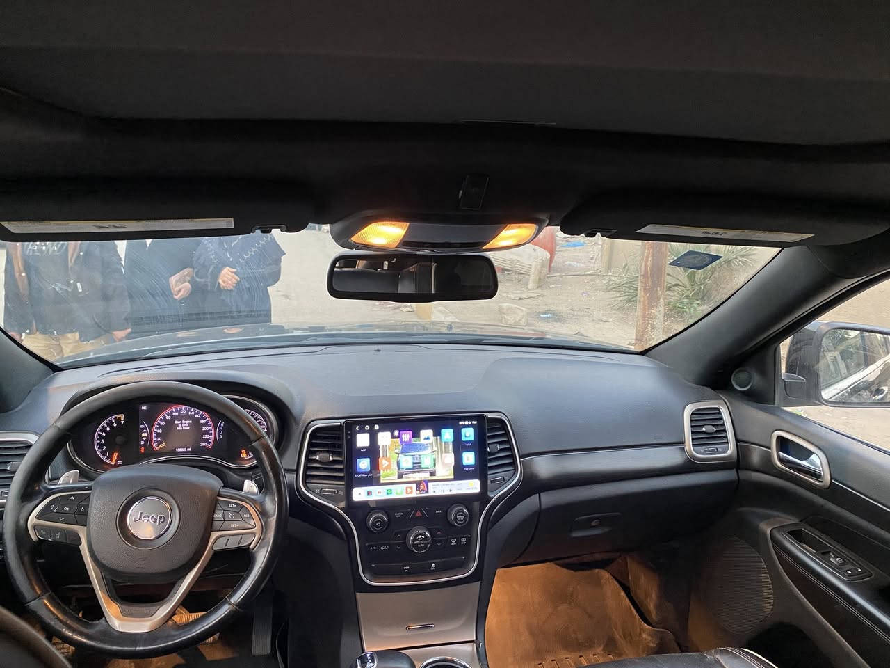 سلام عليكم جيب لاريدو 2015 بيه ضربه بسيطةبدون ايرباك وبدون دواخل بخشم الچاملغ مبدل اصلي وخشم البنيد مقدار شبر  سيارة جاهزة اخت الجديده ملاحظة ان السيارة معلايه 22 الرقم *********** المكان الناصريه مركز المدينه
