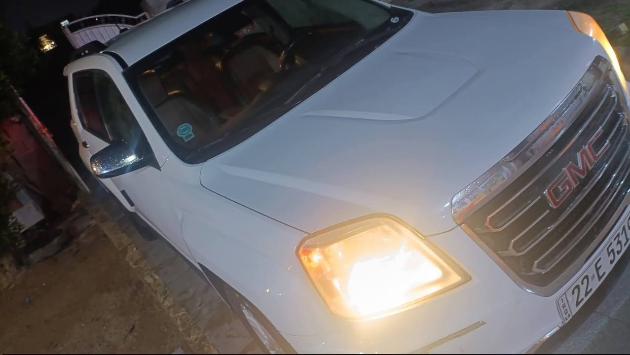 السلام عليكم البيع او مراوس جمسي تيران موديل 17 مواصفات نص فول  صدر امامي خلفي نضافه 100%كشنات تبريد تدفئه مثبت سرعه تشغيل عن بعد تحكمات مري مكينه السياره نضافه 100%  مكفولة من الشواصي والغود  سياره نظيفه وبيه سونار تخم تايرات جديد    راقم اربيل وبسم جيرانه  ترايك وين متريد سعر 128 وبيه مجال للاستفسار *********** مكان السياره واسط الكوت مركز مدينه
