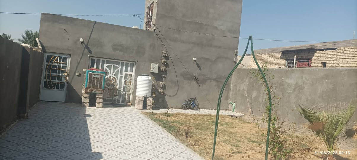 السلام عليكم 
بيت للبيع  200 متر زراعي. يحتوي على غرفة ومطبخ كبير وصاله  وصحيات داخليه و خارجيه . بناء جديد 
الموقع . طرق السنية . قرب معمل الالبان . جهة الزوار . يبعد عن الشارع العام 100 منر  . النزلة تبليط 
للاستفسار/***********
السعر/ 30 وبيه مجال
