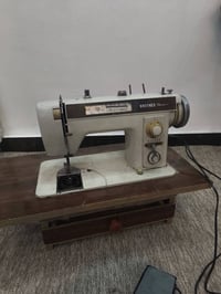 مكينة خياطة برذر هي والتخته مالتها  سعرها 175ألف وبيها مجال  للتواصل و...