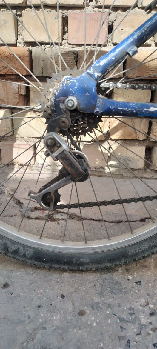 السلام عليكم 
لبيع ٤٥ الف  باسكل ابو دبلات  قديم ثلاث خطوط 
معدن ماله فافون قياس ٢٦  
عوزله بس بريكات  و ويل خلي عوزله تعديل بسيط 
 مبدله وساده جديده وجوبات جديده  خليت باقي صور
بتعليقات لباسكل
ياخذه يرتبه  وبعافيه عليه يكون من نصيبه 
مكاني بغداد  الشماعيه  يم افران الرسول يم مشروع
مستشفى جديد ٤٠٠ سرير معروف بشماعيه


**إذا كنت صاحب هذا الإعلان وتريد حذفه لأي سبب، رجاءا أرسل رسالة إلى الدعم الفني**