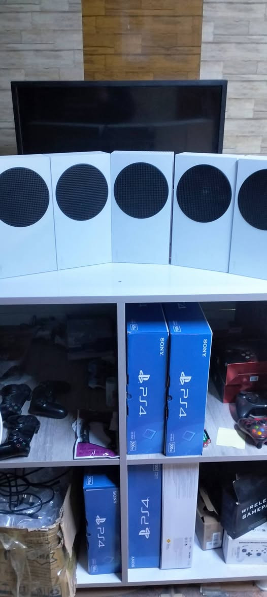 السلام عليكم
متوفر بالنقد والتقصيد (على بطاقة ماستر الرافدين حصراً )

- بلي 5 سلم 
- اكس بوكس سريس 
- بلي 4 سلم معدل نظام 9
- اكس بوكس ون اكس 
- اكس بوكس 360 

كل الاجهزة لا مفتوح ولا مصلح وضمان 10 ايام

العنوان :- نينوى / القيارة / الجدعة
ومتوفر توصيل لجميع المحافظات 
للحجز واتساب ***********
