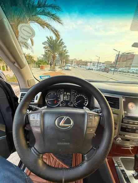 سلام عليكم للبيع لكزز 2012 بريم فول مواصفات
رقم اربيل سنويه ما منتهيه بسمنا سياره تحويل مباشر 
ماشيه 150 الف سياره جديده بمعنى الكلمه غرفتها كلش جديده ومحافضين عليه تخم تاير جديد
مابيه كل نقص مسويله ادامه كامله ولونها اسود ميتاليك شذر
بالعافيه على ياخذها كلشي شغال بسياره
كير مكينه مكفول ما مفتوح تبريد ثلج حدايه جديده دسكات اصليه جدد دهن وفلتر جديد متصرف عليه دينار
سياره بيه 3 قطع صبغ بدون حادث بدون دواخل وعندي سونار بيه
سعر 365 بيها مجال للشراي مكاني نجف شارع روان♥️
***********
