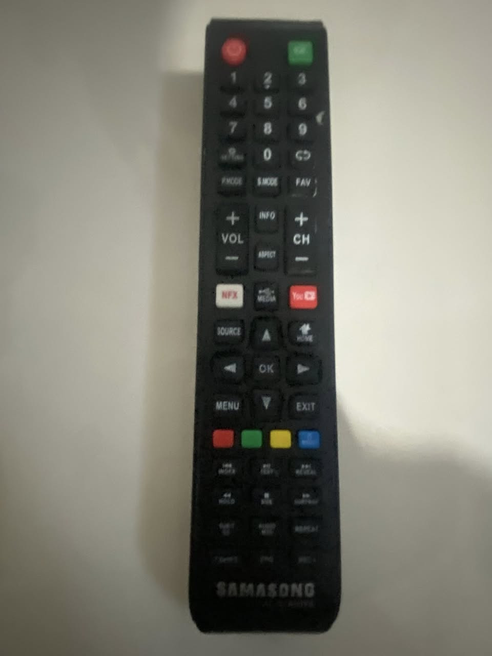 سلام عليكم شاشة سامسونج العالمية حجم 50 مستخدمة اخت الجديدة سعر 250 بيها مجال العنوان بغداد الامين الثانية *********** علي
