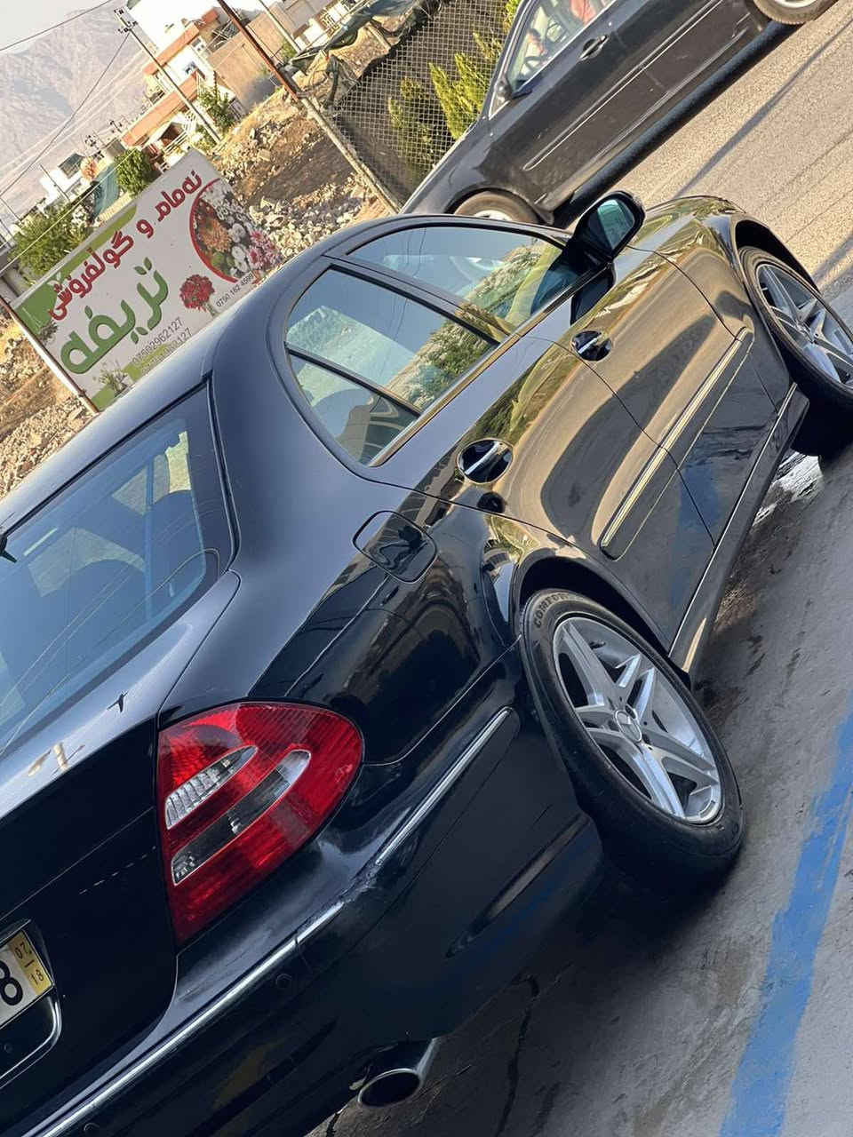 Mersdes Benz
E 500 

Afangard

نرخى گونجاو 

مه نه فيس 

كوشن خه زن و ميمؤرى و شاشه زؤر مواسفاتى تر 

لايت و به گ لايت و راديته ر و ته نانه ت جاينه كانيش گؤراون به بيلادى 

به ردى سالنساى ده رنه كراوه 

كامل مسرف كراوه 
كؤدى بؤ نه كراوه
***********
