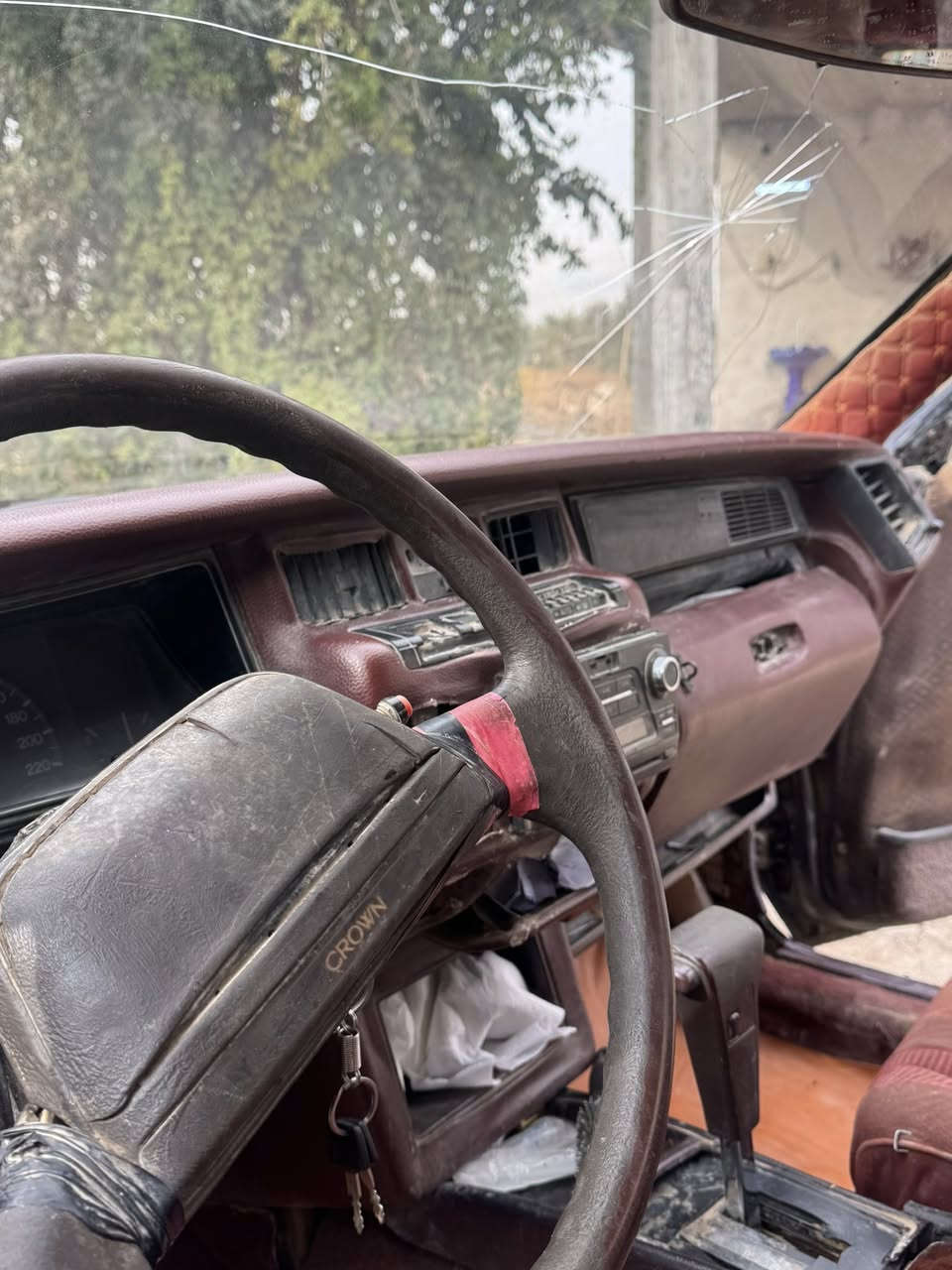 السلام عليكم.. هارتوب مديل ٨٩ يسره بلاد.. كير ومحرك ونجي ناعم خير من الله.. المكان بابل.. الرقم***********
