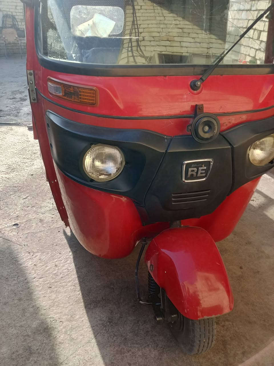 السلام عليكم شباب تكتك للبيع موديل ١٨ شهر 12كفاله كشر ومحرك رقم نكليزي بسمي مكاني  بغداد المعامل سوق ‏‪***********‬‏العماري
