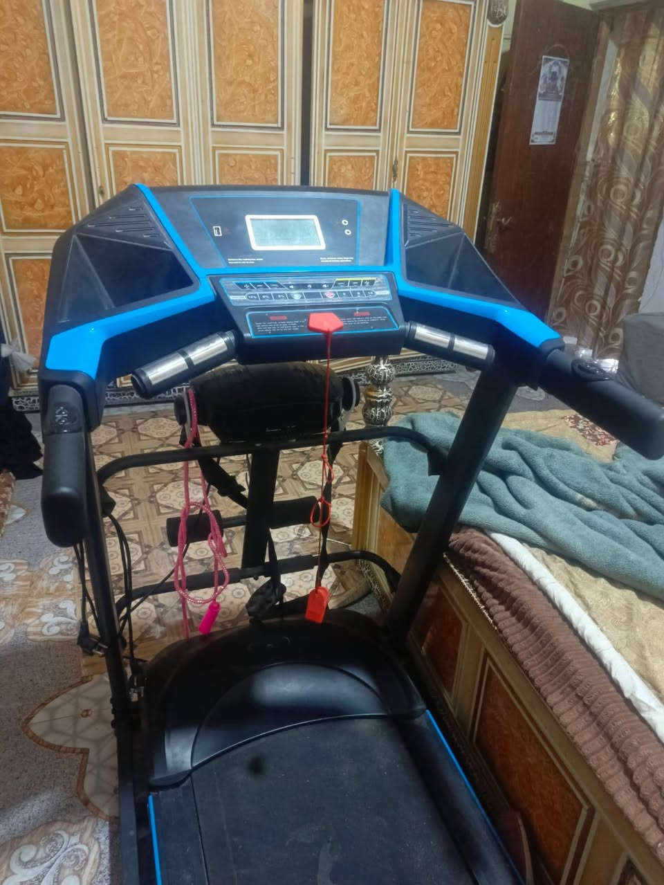 السلام عليكم عندي جهاز جري للبيع نضيف كلش استخدام قليل السعر ٢٥٠ المكان البصره الجزيره زين العابدين رقم ***********

