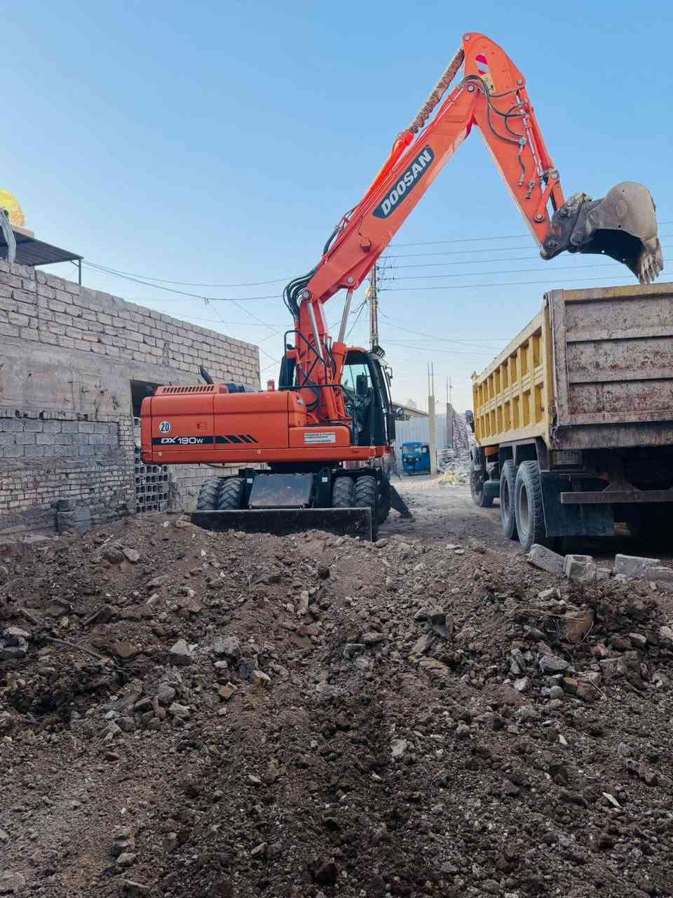 مستعدون لتنفيذ جميع أعمال الهدم ورفع الأنقاض، بالإضافة إلى:
✅ هدم الدور والمباني القديمة
✅ قطع البيوت المشتركة
✅ تگشير الجدران وقلع الأرضيات
✅ تجهيز كافة مواد البناء بأفضل الأسعار
💰 أسعار مناسبة – 💪 سرعة في الإنجاز – ✅ التزام بالمواعيد
📍 الخدمة متوفرة في بغداد فقط
📞 للاستفسار أو الحجز، راسلونا عبر الصفحة أو تواصلوا معنا على واتساب أو الاتصال مباشرة:
📱 ***********
📱 ***********
📱 ***********
