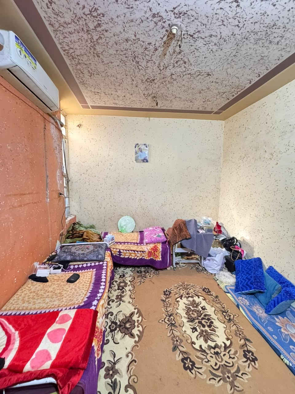 � بيت للإيجار – منطقة الجديدة
📐 المساحة: 120 متر
✨ بناء نظيف ومرتب
يحتوي على:
▪️ استقبال
▪️ مطبخ
▪️ كليدور
▪️ غرفتين نوم
▪️ مجمعي صحيات

💰 مبلغ الإيجار: 325 ألف شهرياً

📞 للمعلومات والاستفسار:
***********
علي عذاب

📍 أو زيارة مكتب الشمري الكائن في نادر الثانية مقابل سكلة صدام
