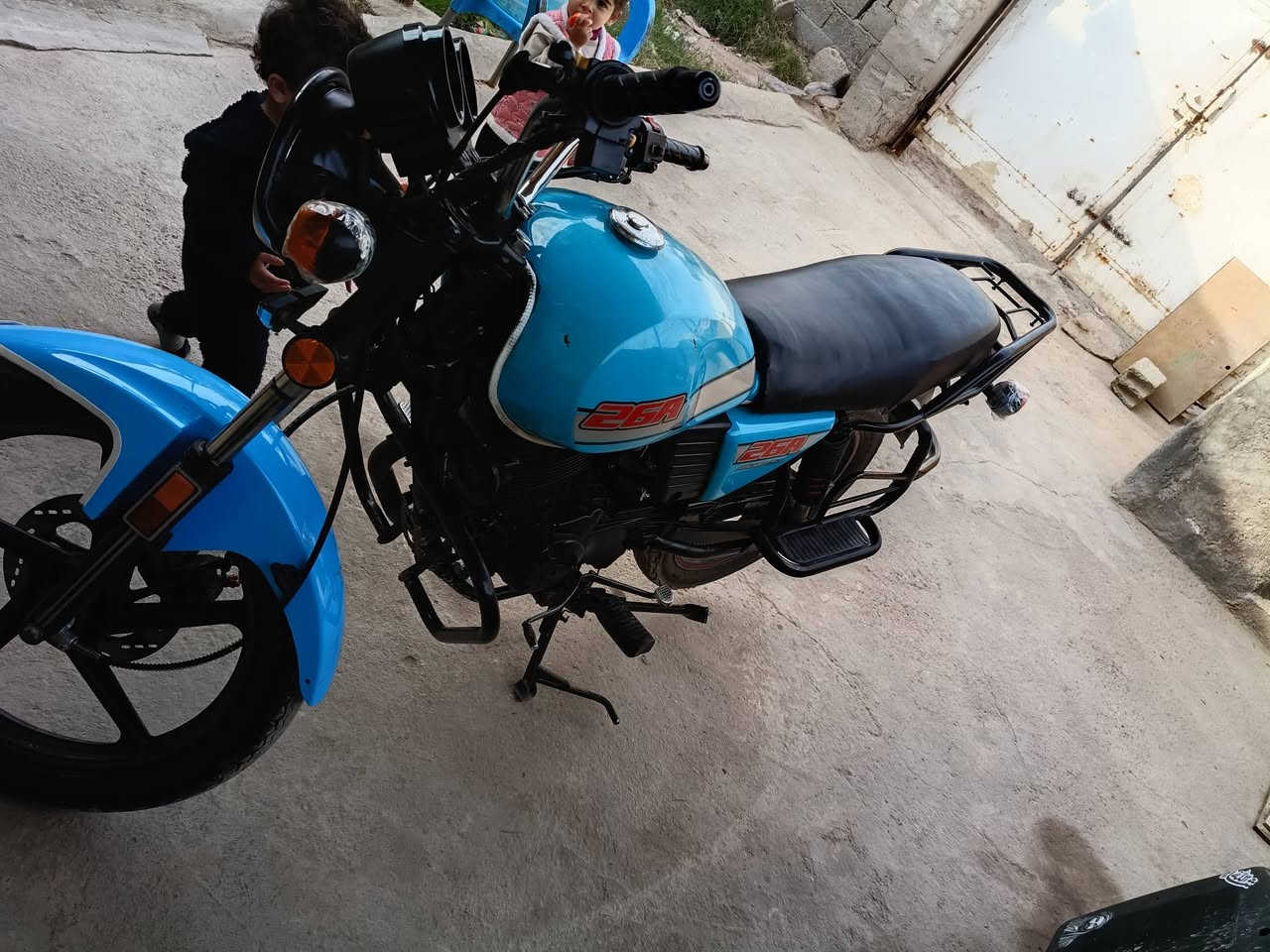 دايون نفخ A26 موديل 23 مكينه 200
كتابه حمرةأوراق استنساخ مكفوله 
من السرقه نضافة خير من الله 
شلعة و معدل تشك الكاع مكينه خرسة 
نكرة سلف كهربائيات كله شغاله 
مكان حله مجسر الثوره 
السعر 1350
***********
