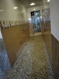 بيت طابق ثاني للايجار يحتوي علئ غرفة نوم + صاله + استقبال + مطبخ + صحي...