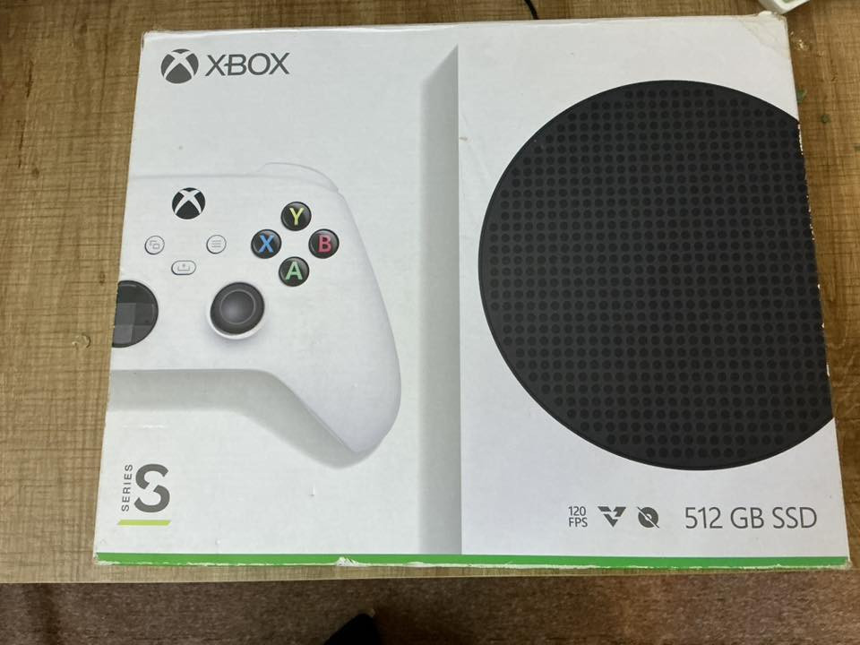 �
متوفر Xbox Series S إصدار 2022
النظافة 99/100، الجهاز بحالة ممتازة جداً.

✅ ملحقات كاملة
✅ توصيل داخل كربلاء فقط
✅ السعر: 350 ألف دينار
✅ يوجد مجال بسيط جداً بالسعر

للتواصل والاستفسار:
📞 ***********

الجاد بالشراء يراسل على الرقم أعلاه. شكراً لكم. 💙�

