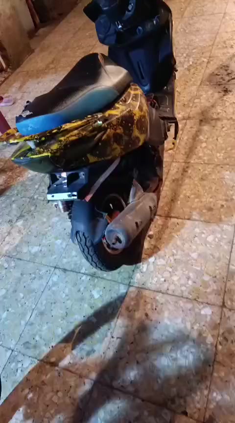 سلام عليكم من رخصت صاحب الكروب دراجة ماكس مضلع صيني دراجة جانت عدي خير من الله ندعمت بيه واريد ابيعه دراجة تشتغل بس ماتمشي انه ابيعن كوم حديد دراجة صوته قيل لا اندعم بسبوع موجود مكينه شاهد الله علي مكينه خرسه دراجة رايدله بس كلجات حته تمشي المهم دراجة سعر 225وبيه مجال لطيبين كوم حديد*********** مكتني البصره زبير
