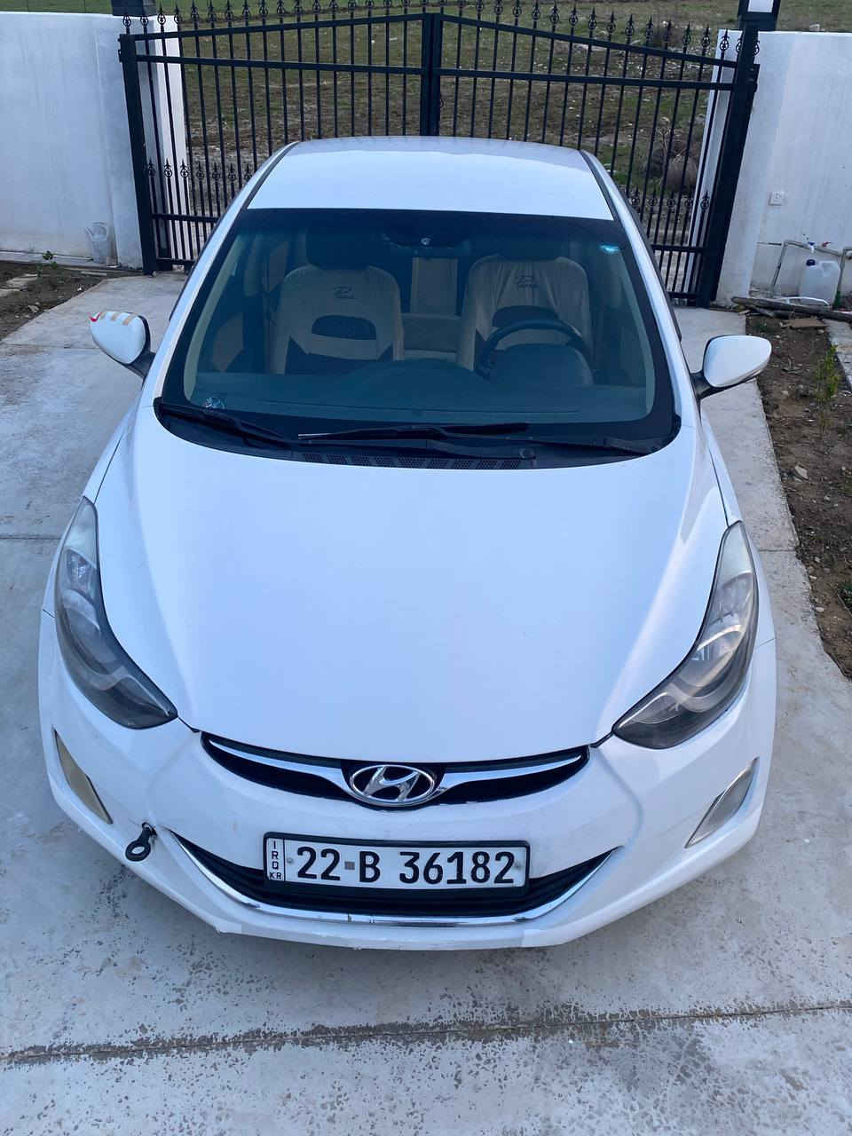 النترا ٢٠١٢
ئۆتۆ و مکینه بچوک 
سپی بەفری گێڕو مەکینە بەشەرت 
تەنها بۆنیت و هەردوو سەری چامەلەخ و دۆسە بۆیاخ 
بێ ناوگرتن 
سایارە لەسەر دەقی شەریکەیە 
***********
*********** أربيل, العراق
