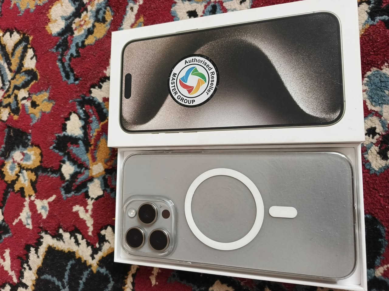 سلام عليكم ايفون 15برو ماكس شرق الأوسط ماستر بطاريه 88مكفول حته من زلغ ملحقاته كامله مكاني شطره ***********
