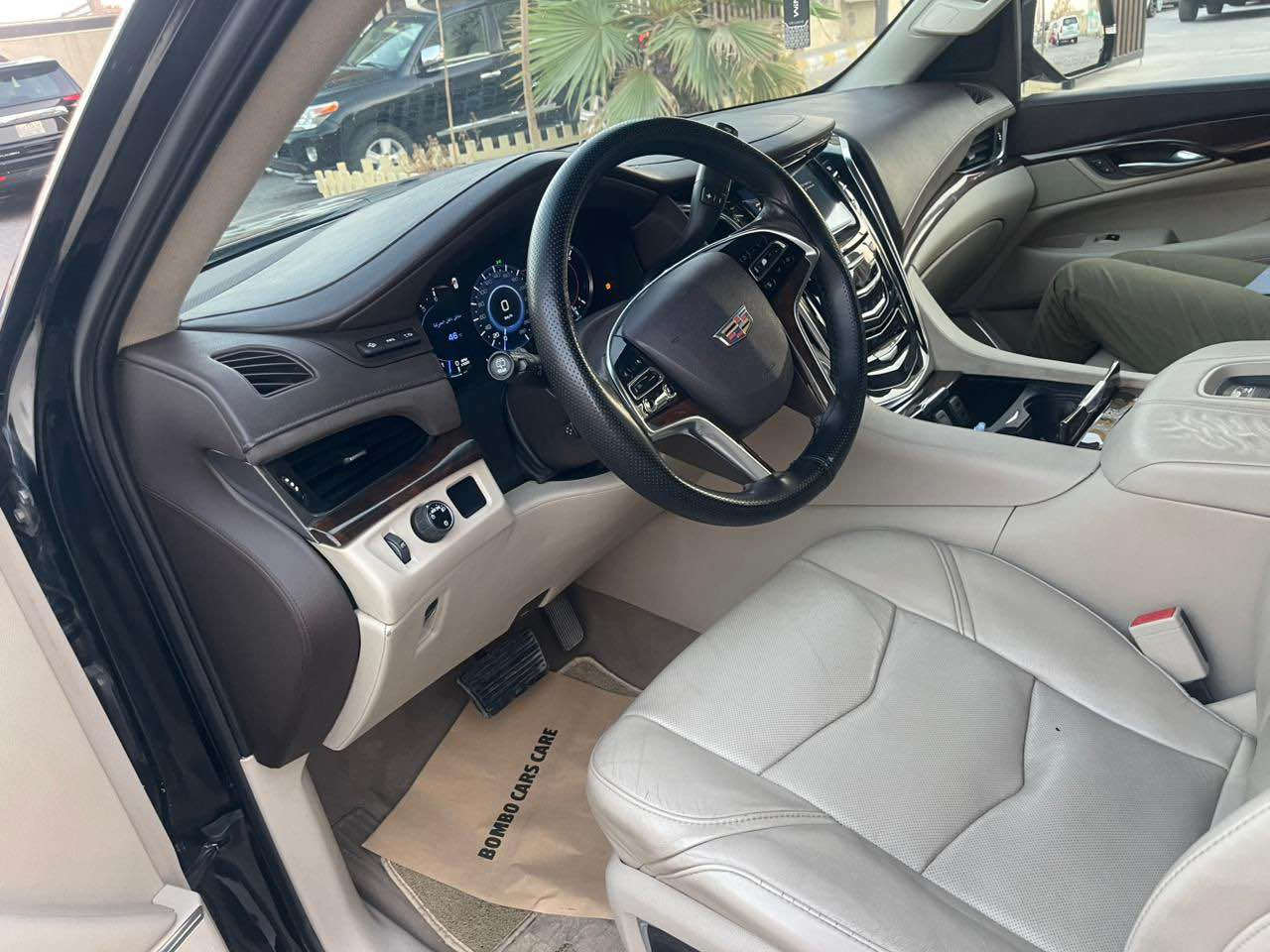 سلام عليكم 
 
كديلاك موديل 2018 السياره ادوات  كفاله 
والسياره بل كارتون واجدد من الصور 
وفول السياره فول موصفات 
العنوان البصره 
*********** البصرة, العراق
