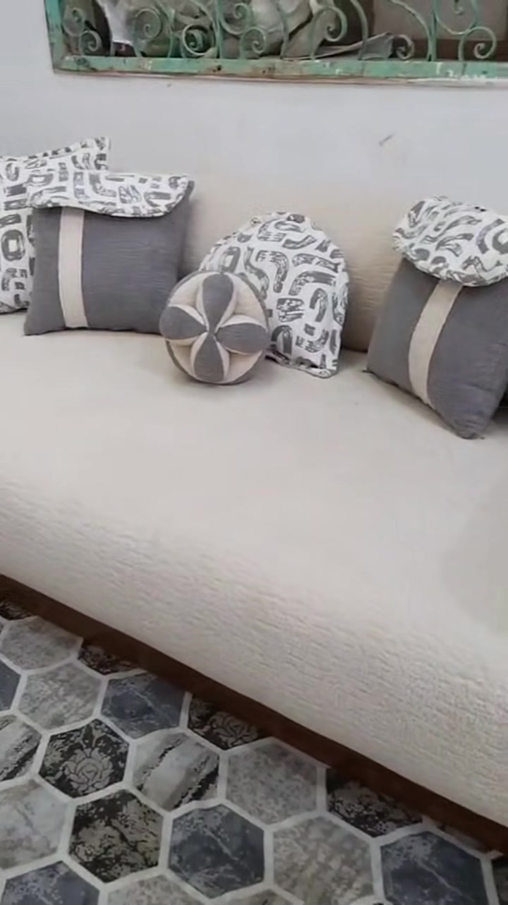 🏡 طقم أنتريه يضيف فخامة ودفء لكل ركن في بيتك.
🏡 متاح تنفيذ جميع الموديلات والألوان حسب الطلب
📞 01028618457
📞 01024078062
💫 ذوق حلو... وسعر يريحك ✨


**إذا كنت صاحب هذا الإعلان وتريد حذفه لأي سبب، رجاءا أرسل رسالة إلى الدعم الفني**