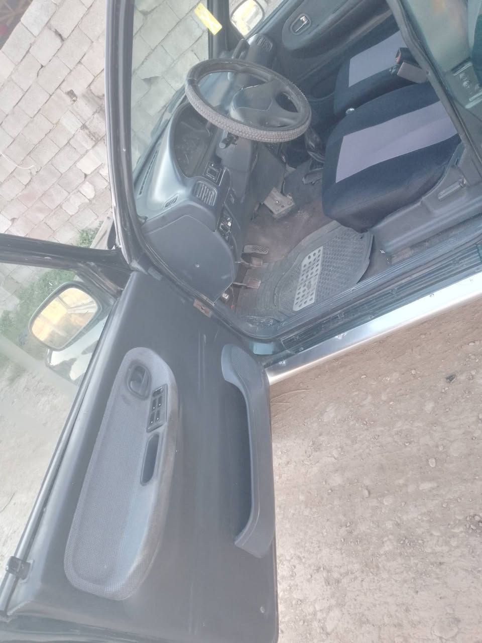 سبورتج موديل 1993 محرك كاز البلادي كير عادي مكفولات صبغ جماليه حداديه خير من الله كهربائيات كله شغاله
سنويه جديده رقم دولي شرط تحويل سعر 43 وبيه مجال العنوان ديالئ الخالص الاسود *********** ملاحظه تبريد غاز مابيه يعني عاطل
